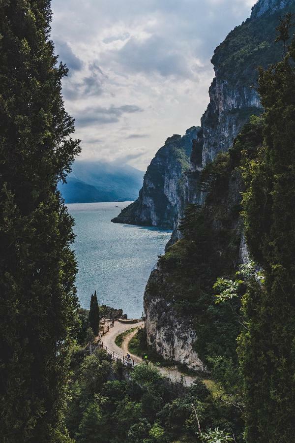 Antica Casa Alboletta - Appartamento Frida Kahlo Riva del Garda Exterior foto